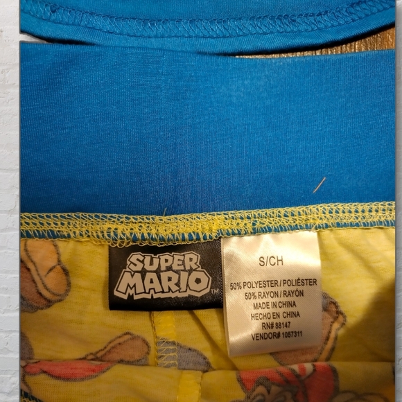 Nintendo Super Mario Bros. Sleep Set - Picture 3 of 8